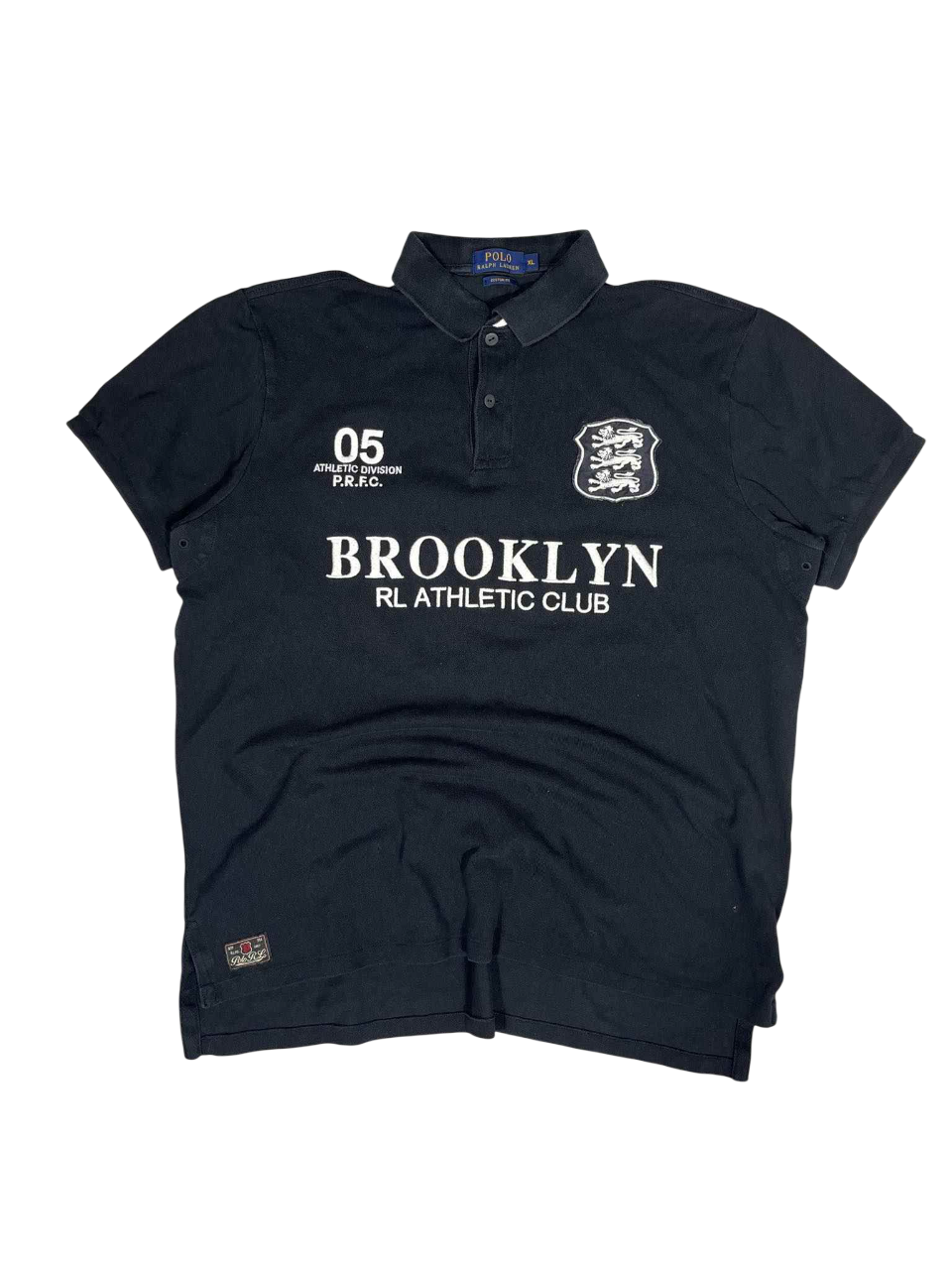 Fekete vintage Polo Ralph Lauren rövid ujjú póló, Brooklyn RL Athletic Club felirattal.