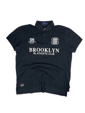 Fekete vintage Polo Ralph Lauren rövid ujjú póló, Brooklyn RL Athletic Club felirattal.