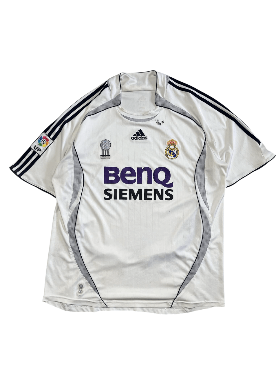 Fehér, rövid ujjú vintage Real Madrid Adidas focimez, BenQ Siemens felirattal.
