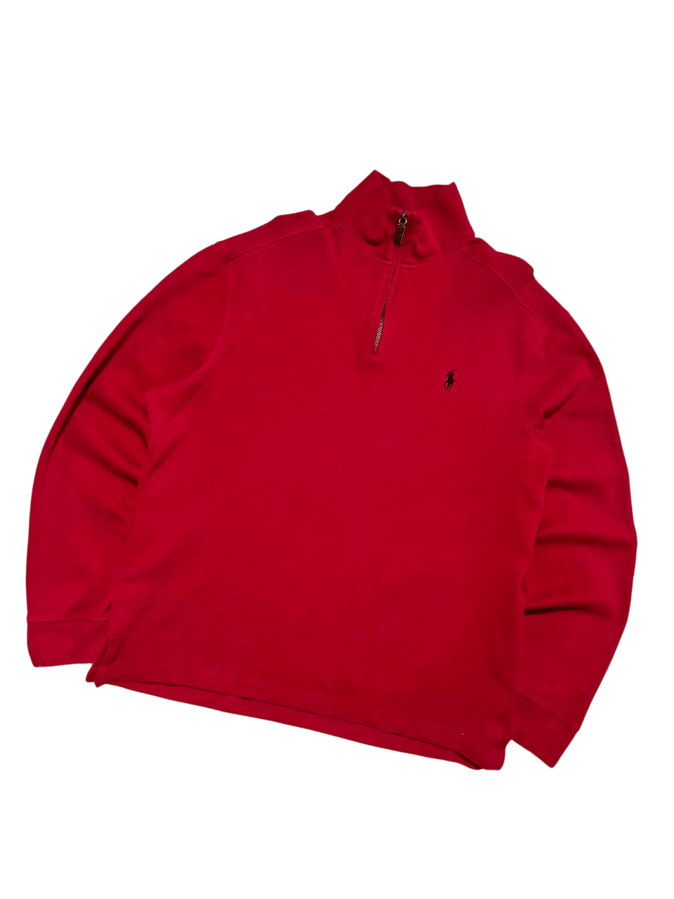 Piros vintage félcipzáras pulóver fekete hímzett logóval, streetwear stílusban