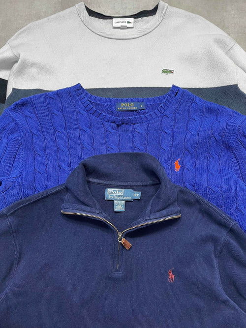 Három vintage streetwear pulóver: Lacoste fehér-szürke, kék kötött Polo Ralph Lauren, és sötétkék cipzáros Polo Ralph Lauren.