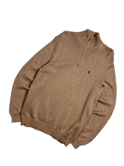 Bézs félcipzáros streetwear pulóver finom kötött anyagból, mellrészen kis logóval.