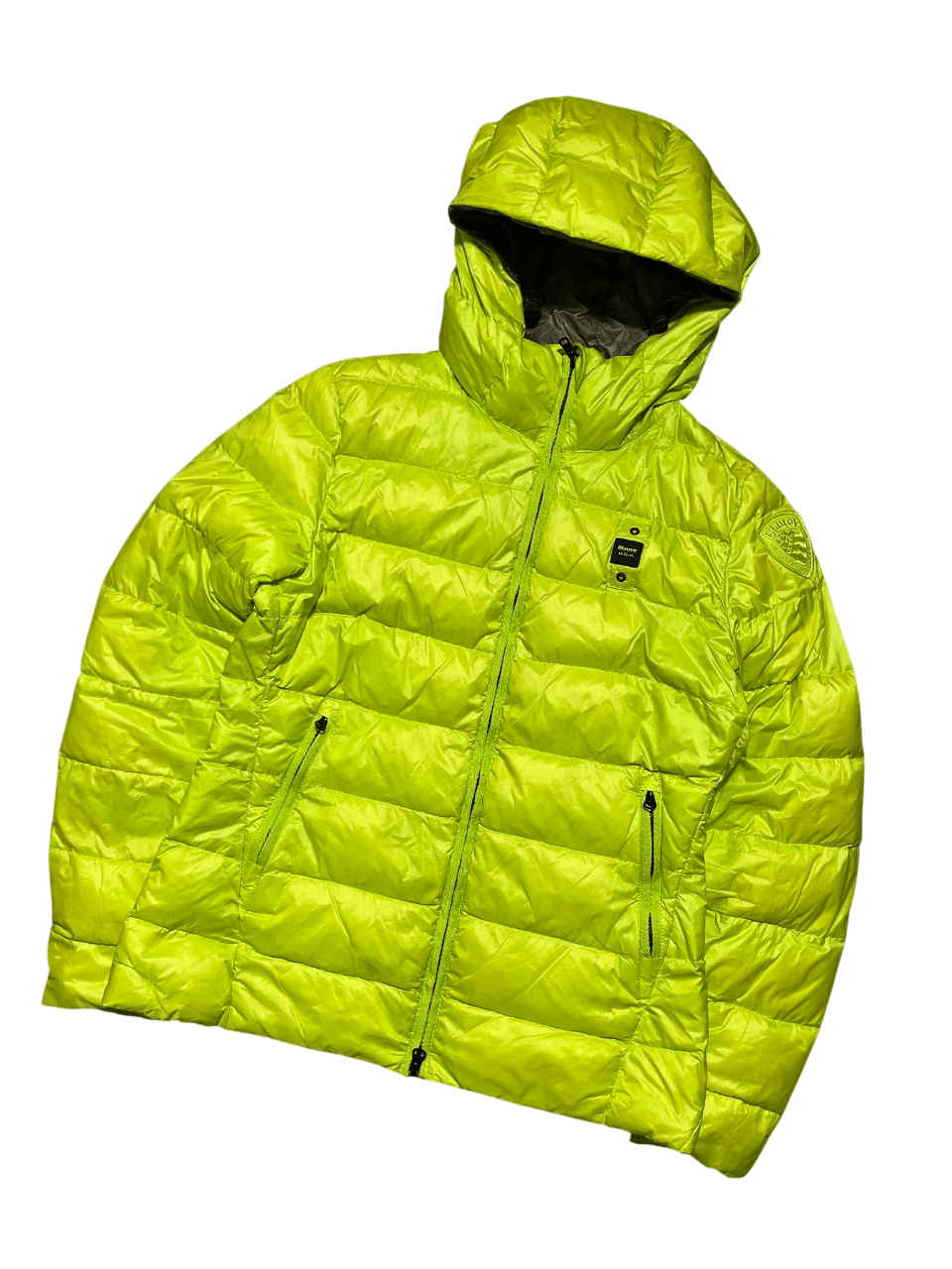 Neonzöld férfi utcai steppelt pehelykabát kapucnival, vintage streetwear stílusban