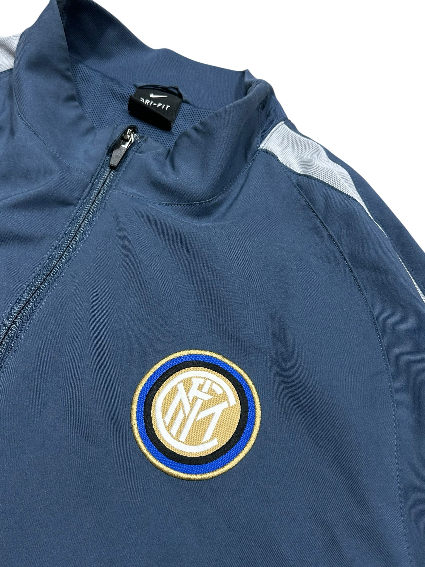 Candy Streetwear sötétkék Nike Inter Milan cipzáras sportdzseki hímzett klubcímerrel és Dri-FIT technológiával