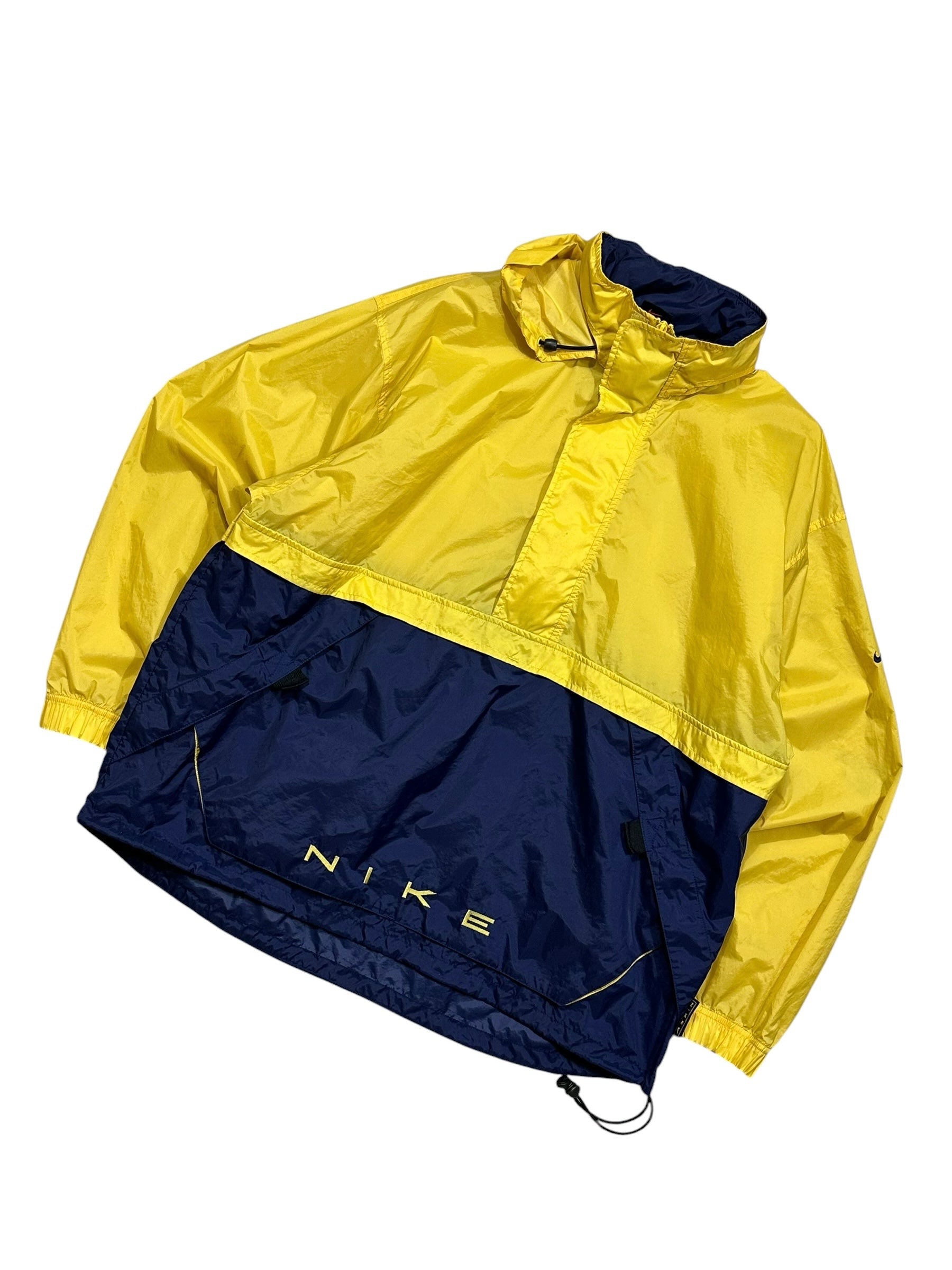 Candy Streetwear vintage Nike sárga és sötétkék színű, kapucnis, cipzáras anorák széldzseki sportos stílusban