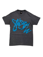 Candy Streetwear sötétszürke melírozott Stüssy póló élénk kék graffiti stílusú logóval a mellkason