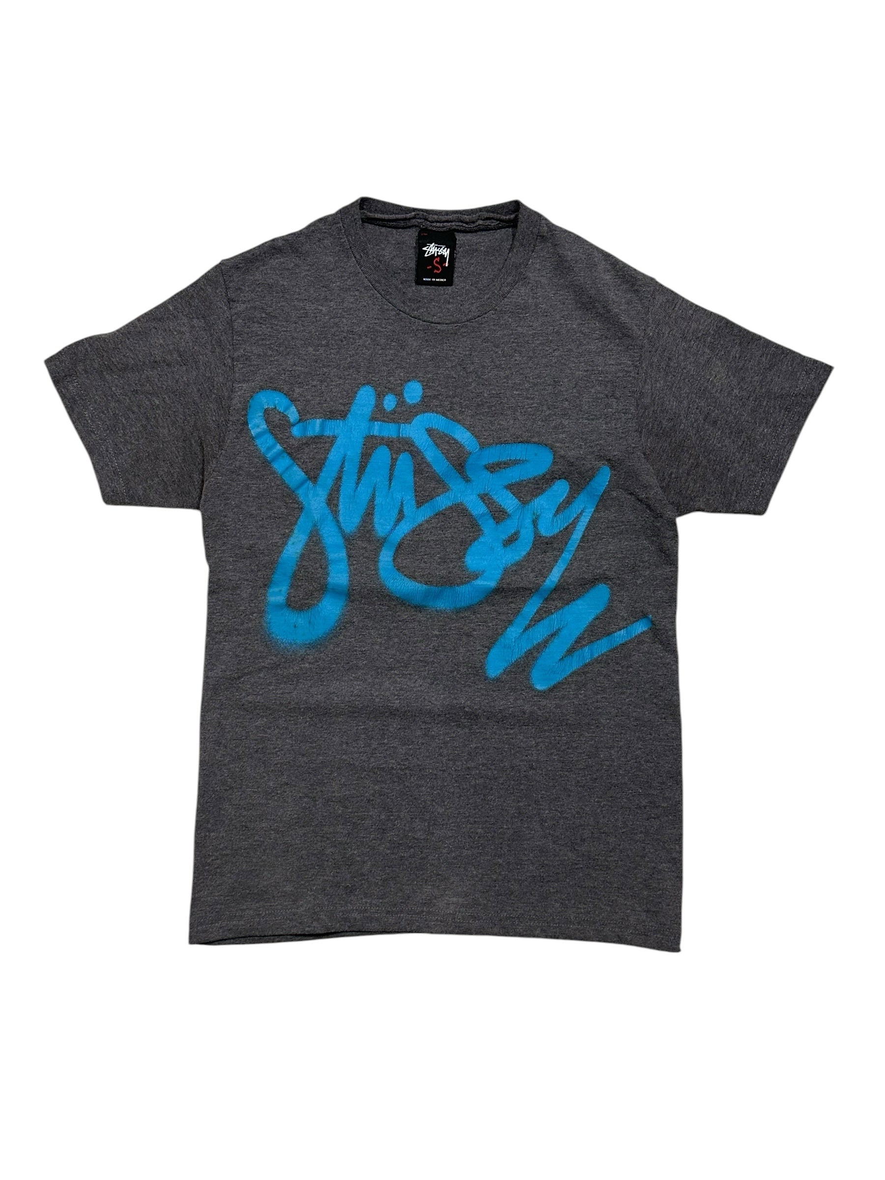 Candy Streetwear sötétszürke melírozott Stüssy póló élénk kék graffiti stílusú logóval a mellkason