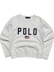 Fehér vintage streetwear pulóver, elöl POLO felirattal és amerikai zászlóval díszítve.