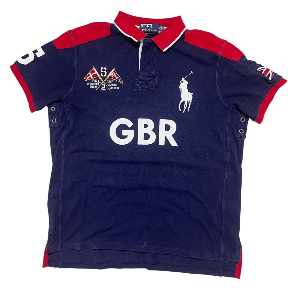 Sötétkék és piros galléros póló, GBR és lóherceg hímzéssel, vintage streetwear stílus