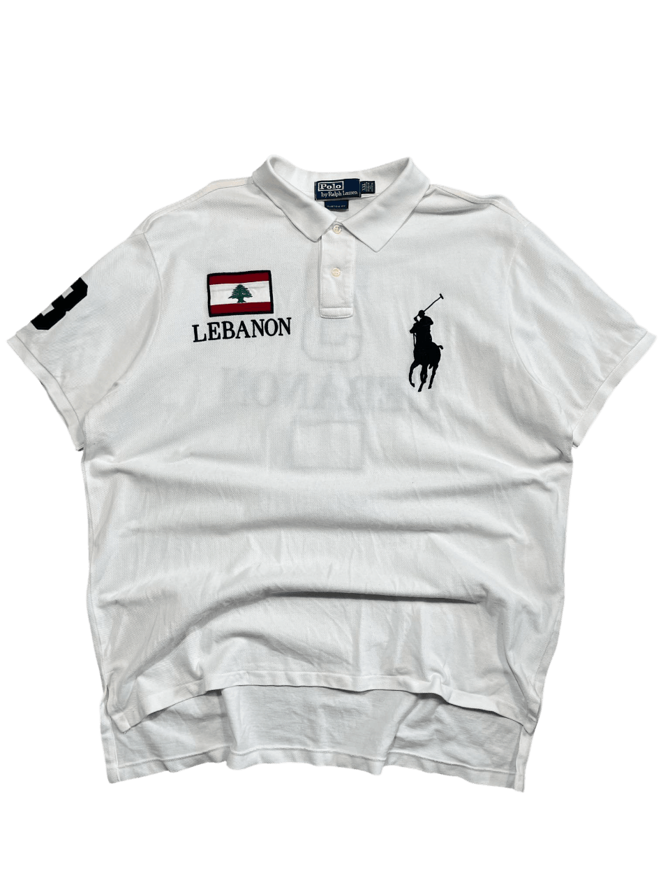 Fehér vintage Ralph Lauren póló, Lebanon felirattal, libanoni zászlóval, streetwear stílusban.